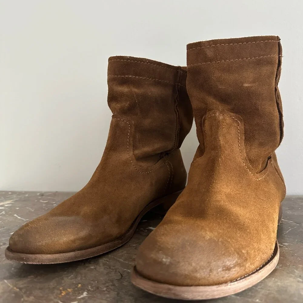 FRYE Cara Suede Short Boots - Distressed in brown Size 8.5 Barely Worn - Picture 5 of 14